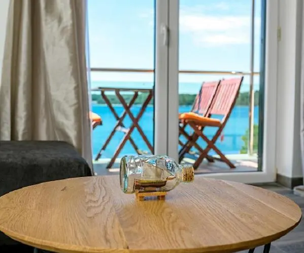 Magnolia Мали-Лошинь