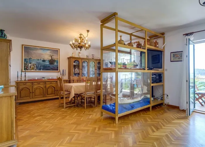 Magnolia Mali Lošinj