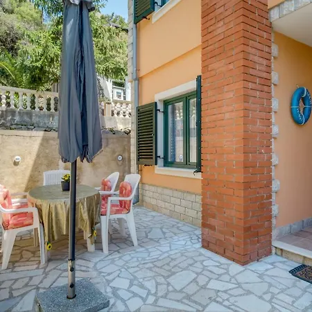 Magnolia Mali Lošinj